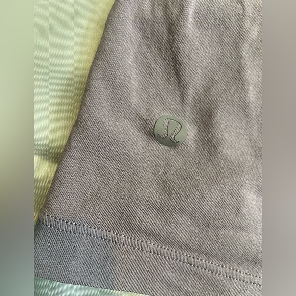 *new condition* lululemon twist shirt - Picture 3 of 3